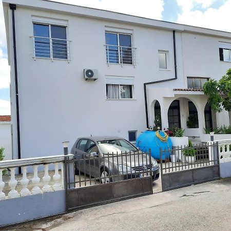 Studio Apartments Jupo Ulcinj Exterior photo