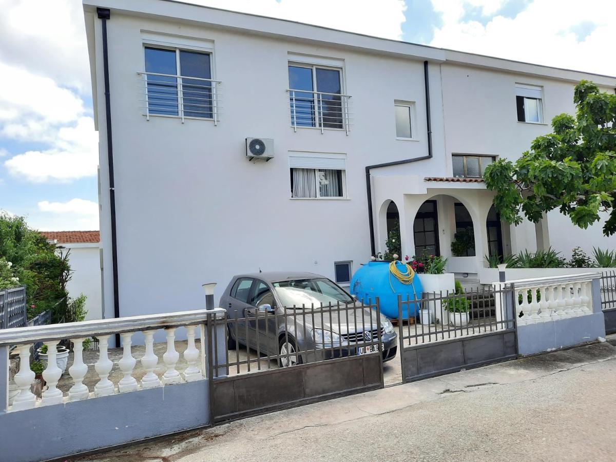 Studio Apartments Jupo Ulcinj Exterior photo