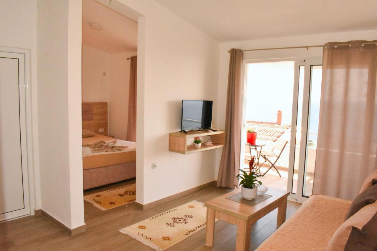 Studio Apartments Jupo Ulcinj Exterior photo